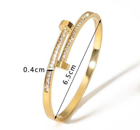 OLIMPIA ║ Bangles